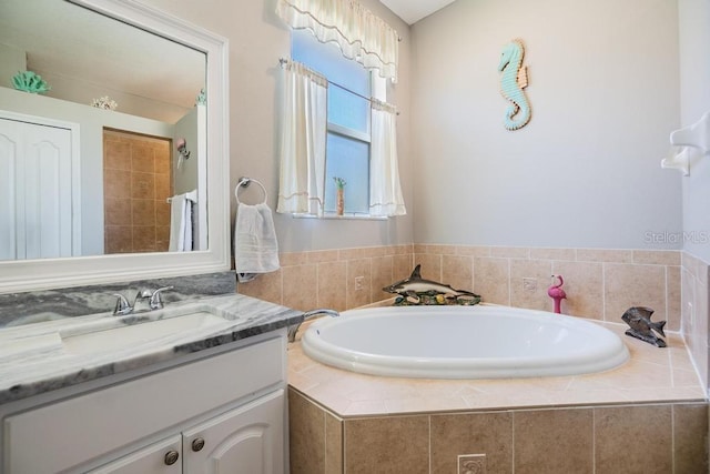 1140 S Pointe Alexis Dr, Tarpon Springs, FL 34689 - bathroom featuring vanity and a garden tub