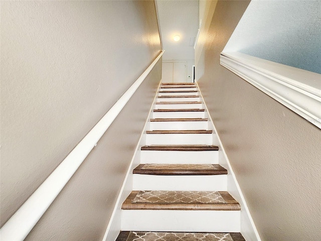 3112 Kearns Rd, Mulberry, FL 33860 - view of staircase