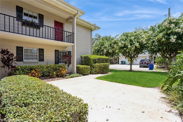 2207 S Carolina Ave Unit 10, Tampa, FL 33629 - exterior space featuring a yard
