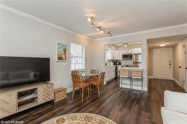2207 S Carolina Ave Unit 10, Tampa, FL 33629 - living area featuring a textured ceiling, crown molding, and dark wood finished floors