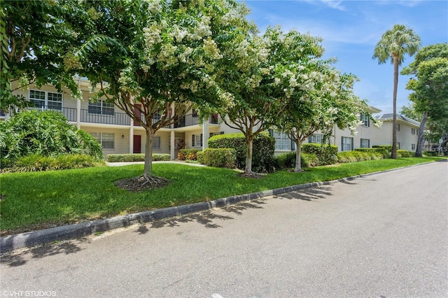 2207 S Carolina Ave Unit 10, Tampa, FL 33629 - view of front of house with a front yard