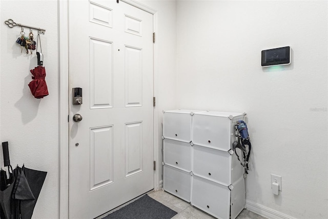 255 Annabelle Way, Davenport, FL 33837 - entryway with baseboards
