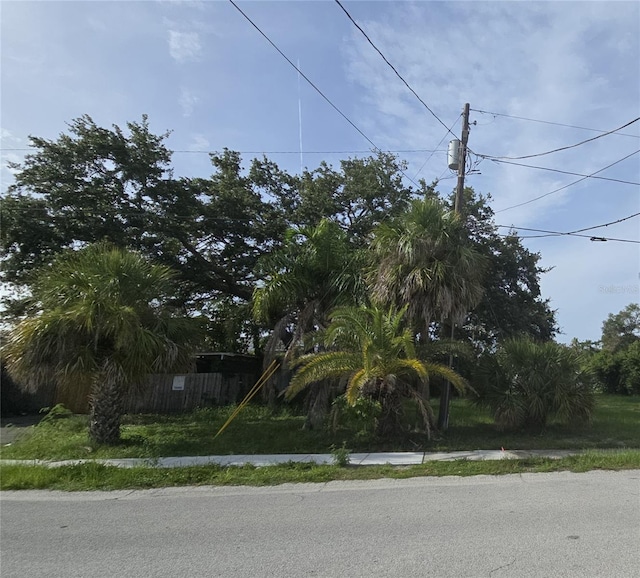 Woodlawn St, Clearwater, FL 33756 - photo 3
