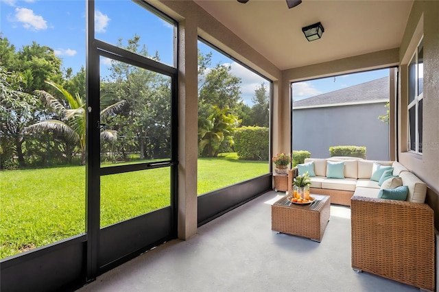 12124 Lake Blvd, Trinity, FL 34655 - sunroom / solarium featuring an outdoor hangout area