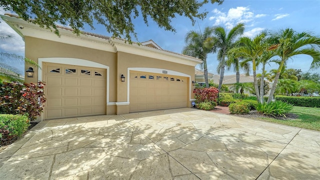 15110 Sundial Pl, Lakewood Ranch, FL 34202 - garage featuring driveway