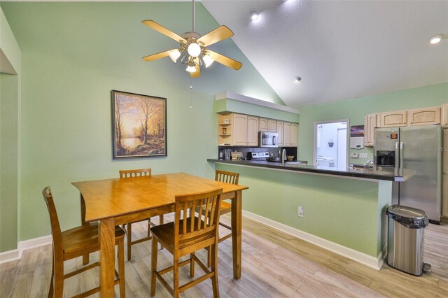 1126 Golfview Woods Dr Unit 1126, Sun City Center, FL 33573 - photo 7