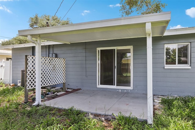 992 20th St SW, Largo, FL 33770 - view of patio
