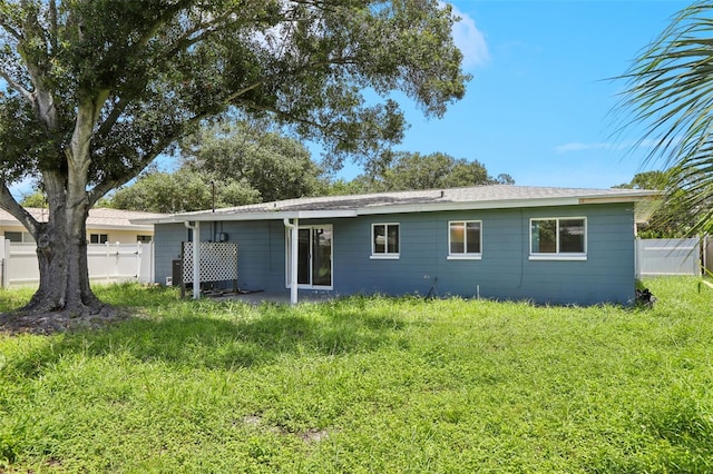 992 20th St SW, Largo, FL 33770 - back of property