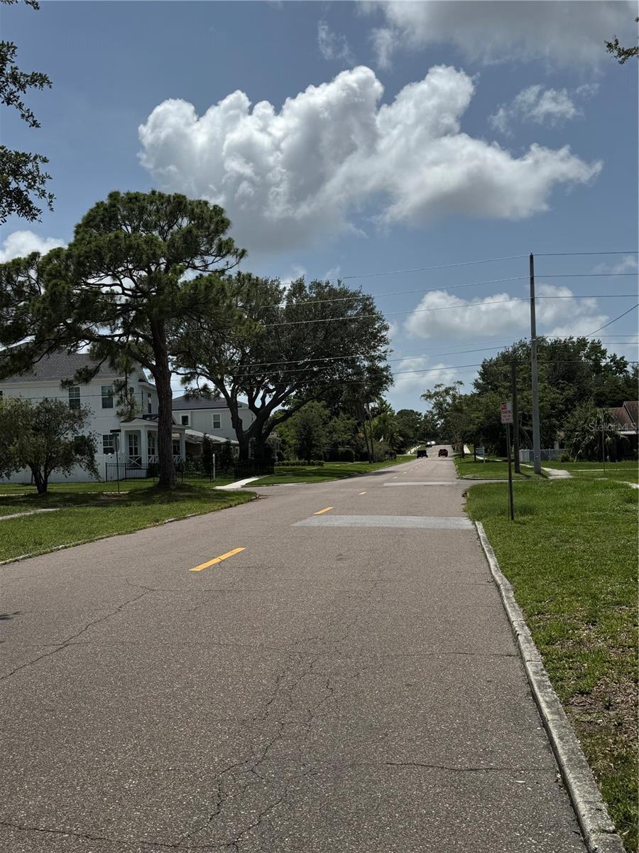 467 34th Ave N, Saint Petersburg, FL 33704 - photo 2