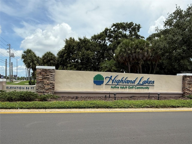 2722 Sherbrooke Ln Unit D, Palm Harbor, FL 34684 - view of community sign
