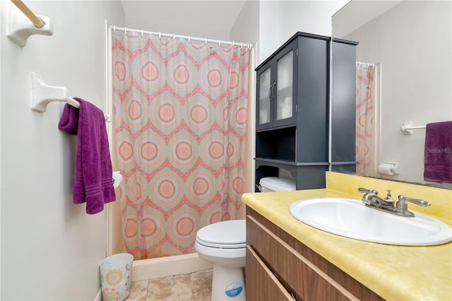3129 W Paris St, Tampa, FL 33614 - full bath with vanity and a shower with shower curtain