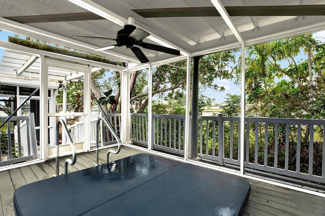 102 W N Branch Rd, Ruskin, FL 33570 - unfurnished sunroom featuring a ceiling fan