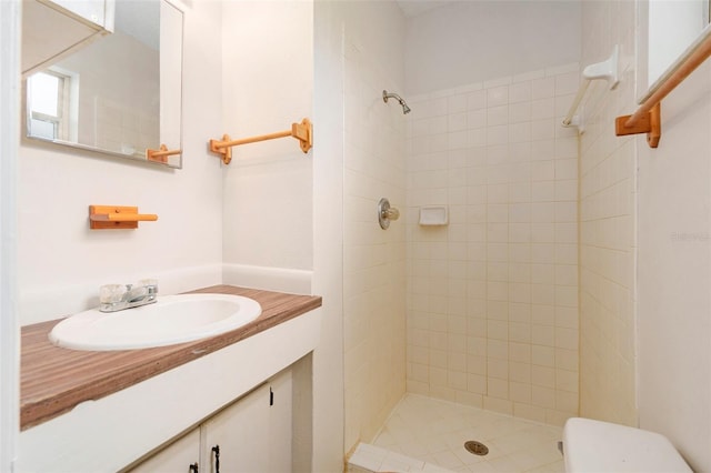 6131 17th St, Zephyrhills, FL 33542 - full bathroom featuring tiled shower and vanity