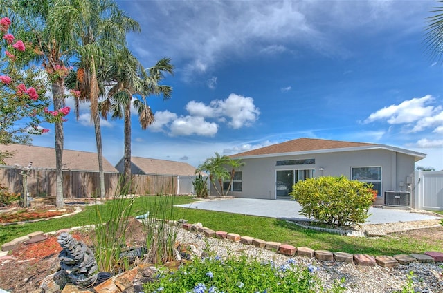 10505 Goldwater Ln, Riverview, FL 33578 - fenced backyard with a patio