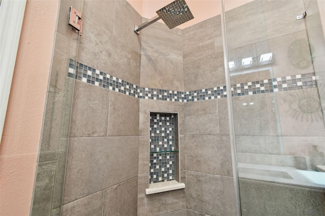 549 Walden Ct, Dunedin, FL 34698 - bathroom with a tile shower