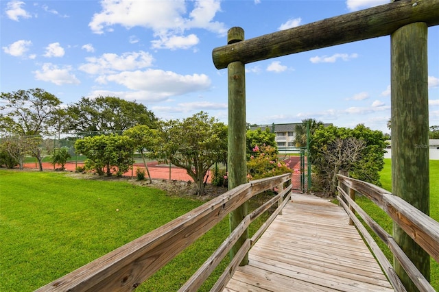 549 Walden Ct, Dunedin, FL 34698 - surrounding community featuring a lawn