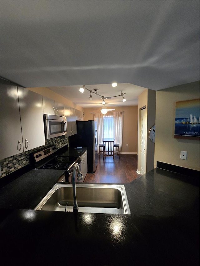 7823 Hardwick Dr Unit 214, New Port Richey, FL 34653 - photo 9