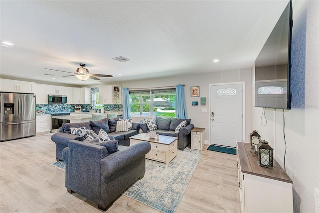9954 54th Ave N, Saint Petersburg, FL 33708 - photo 2