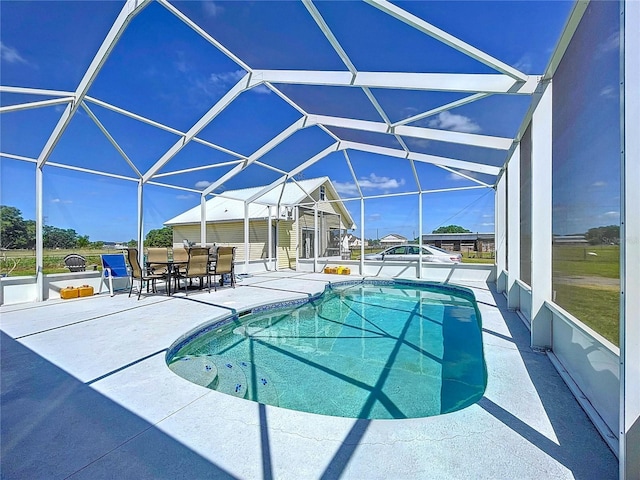 3108 Tom Matthews Rd, Lakeland, FL 33810 - outdoor pool featuring a patio, a lanai, and outdoor dining area