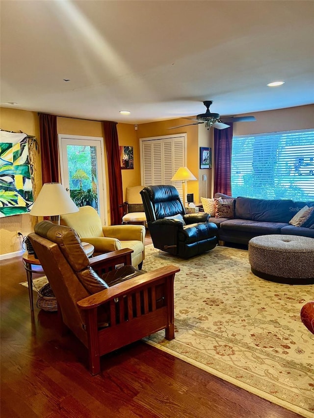 4418 W Melrose Ave, Tampa, FL 33629 - living area with wood finished floors, recessed lighting, and ceiling fan