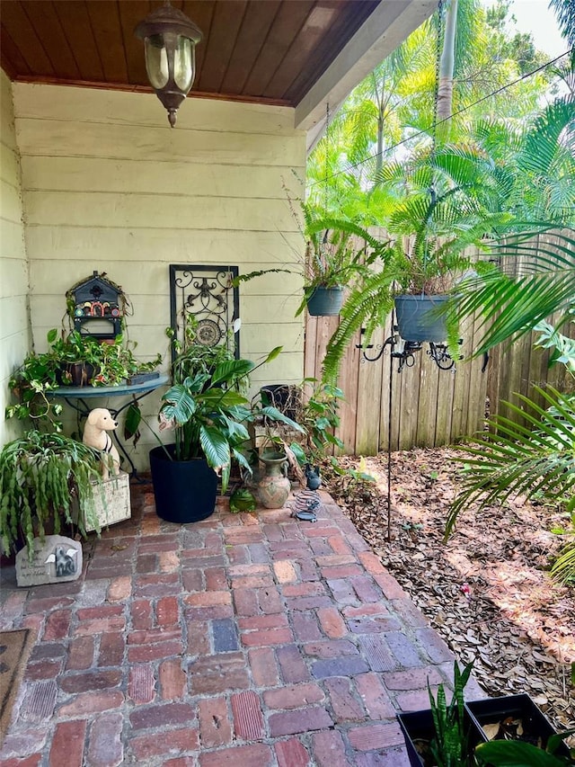 4418 W Melrose Ave, Tampa, FL 33629 - view of patio / terrace