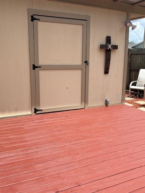 2527 Arborwood Dr, Valrico, FL 33596 - view of deck