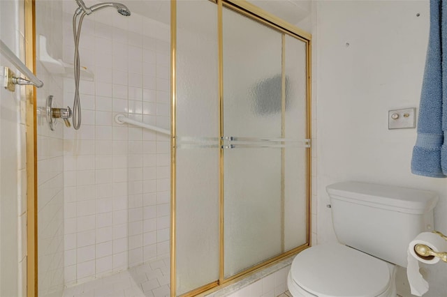 4357 Tahitian Gardens Cir Unit B, Holiday, FL 34691 - full bath featuring a shower stall