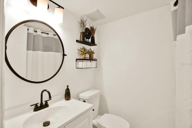 250 Cypress Ln, Oldsmar, FL 34677 - bathroom with vanity and curtained shower