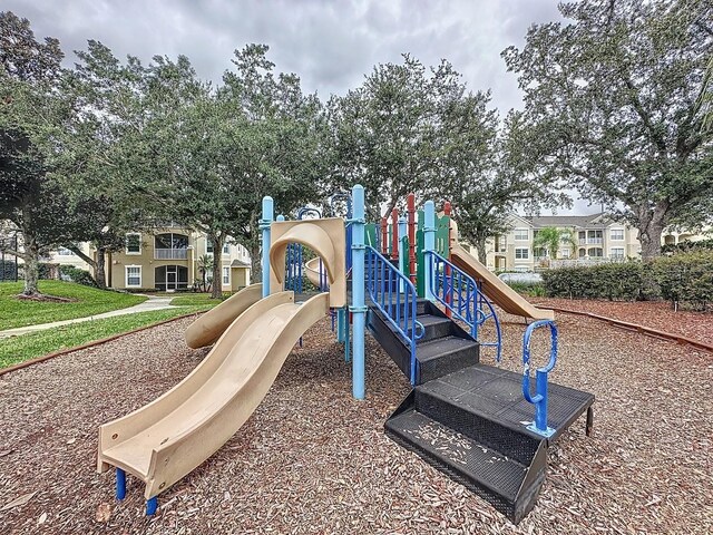 2300 Butterfly Palm Way Unit 204, Kissimmee, FL 34747 - view of community play area