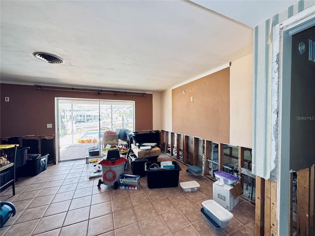 5116 Venetian Blvd NE, Saint Petersburg, FL 33703 - interior space featuring tile patterned flooring