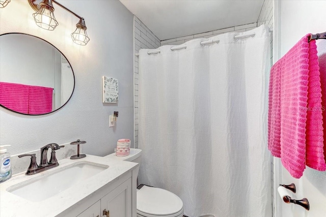 320 Pheasant Cir, Brandon, FL 33510 - bathroom with vanity and a shower with curtain