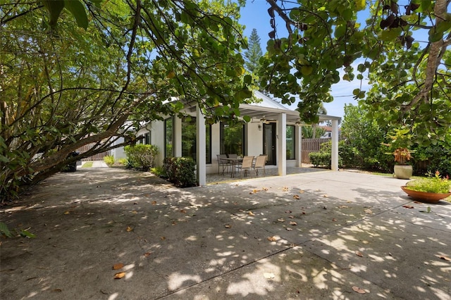 163 Barbados Ave, Tampa, FL 33606 - view of front facade with a patio