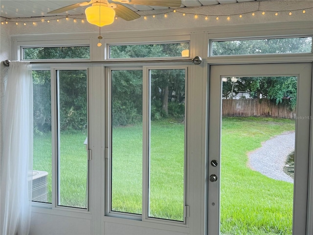 1212 Kennewick Ct, Wesley Chapel, FL 33543 - entryway with a ceiling fan