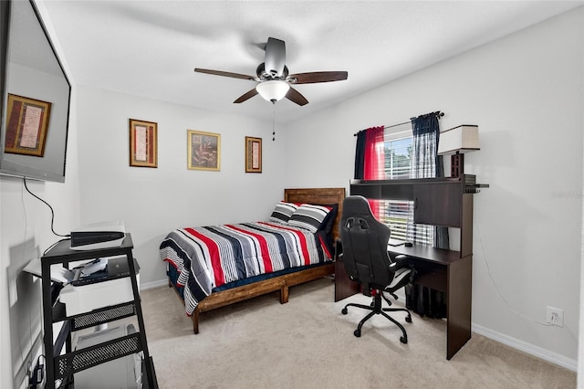 10409 Candleberry Woods Ln, Gibsonton, FL 33534 - carpeted bedroom featuring an office area and ceiling fan