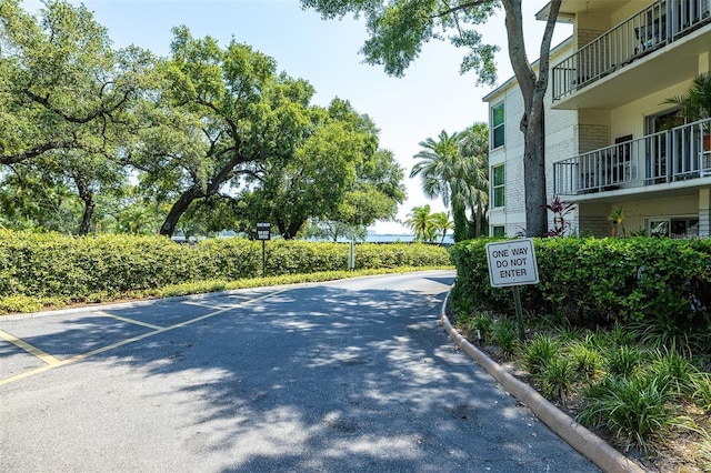 3325 Bayshore Blvd Unit A27, Tampa, FL 33629 - view of asphalt street