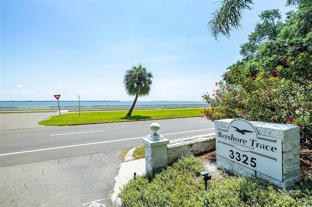 3325 Bayshore Blvd Unit A27, Tampa, FL 33629 - view of asphalt road