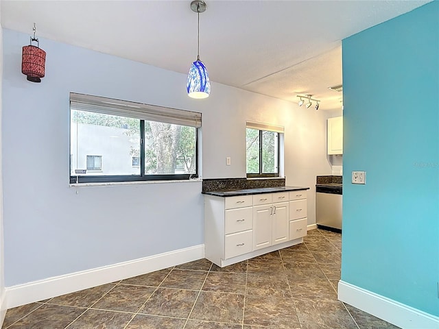11718 Raintree Village Blvd Unit C, Temple Terrace, FL 33617 - bathroom featuring baseboards and vanity
