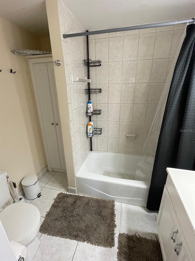 408 Blueberry Ln, Brandon, FL 33510 - full bath with tile patterned flooring, shower / bath combo, and vanity