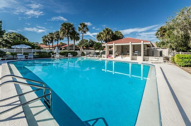 699 Malta Ct NE, Saint Petersburg, FL 33703 - photo 4