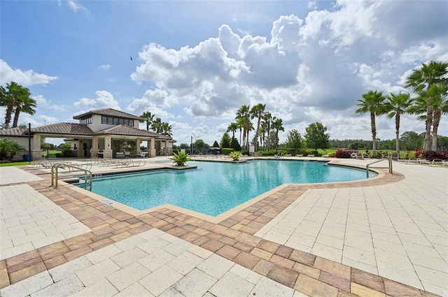 11713 Tetrafin Dr, Riverview, FL 33579 - community pool with a patio area