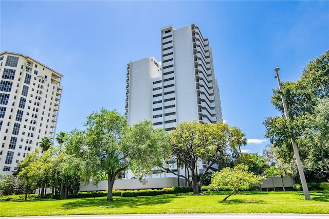 4141 Bayshore Blvd Unit 304, Tampa, FL 33611 - view of apartment building / complex