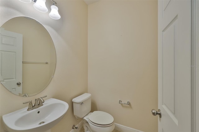 2605 Stardale Way, Lutz, FL 33558 - bathroom with a sink and toilet