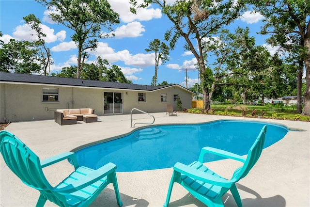 4723 Bloomingdale Ave, Valrico, FL 33596 - swimming pool with a patio area and an outdoor living space