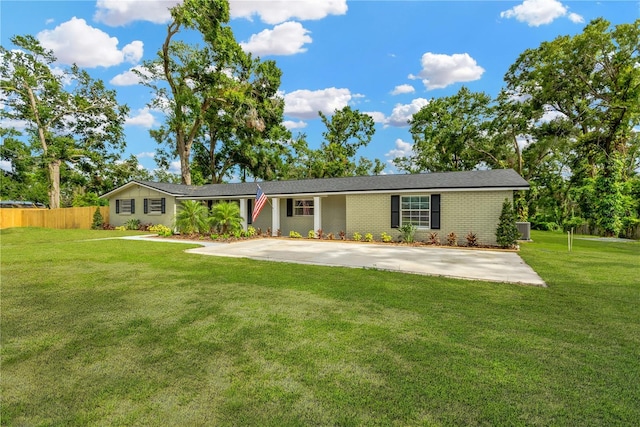 4723 Bloomingdale Ave, Valrico, FL 33596 - ranch-style house with brick siding