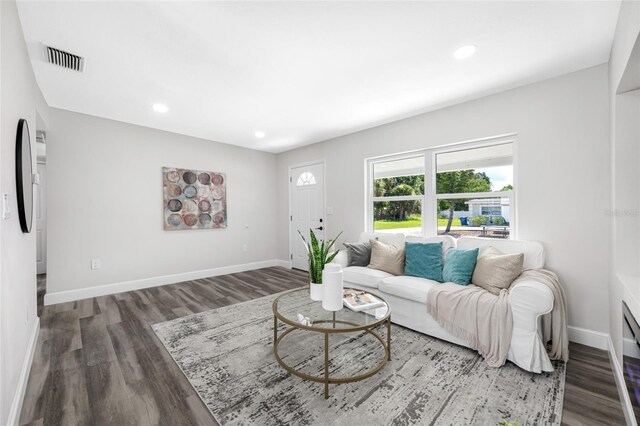 3430 72nd St N, Saint Petersburg, FL 33710 - photo 4