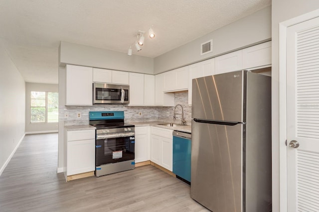 2262 Swedish Dr Unit 10, Clearwater, FL 33763 - photo 3