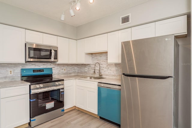 2262 Swedish Dr Unit 10, Clearwater, FL 33763 - photo 4