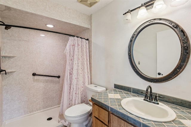 808 Franklin Cir, Palm Harbor, FL 34683 - full bathroom featuring vanity and a tile shower