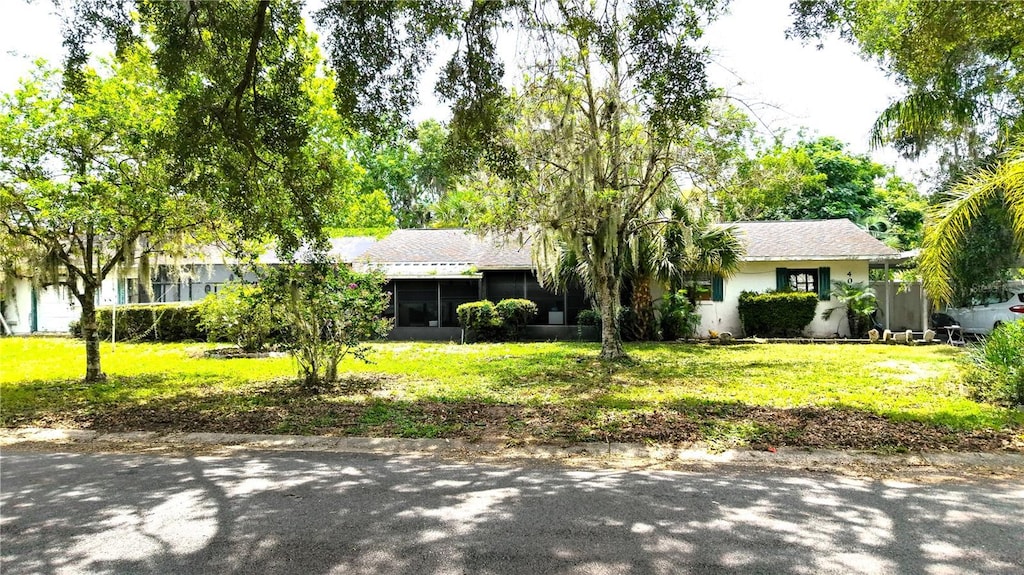 402 Sunny Ct, Fruitland Park, FL 34731 - photo 1