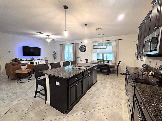 13332 Wildflower Meadow Dr, Riverview, FL 33579 - photo 4